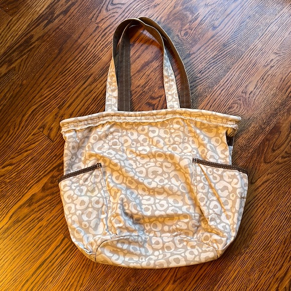 thirty-one Handbags - Retro Metro Thirty One Tote Bag, (Retired Style)